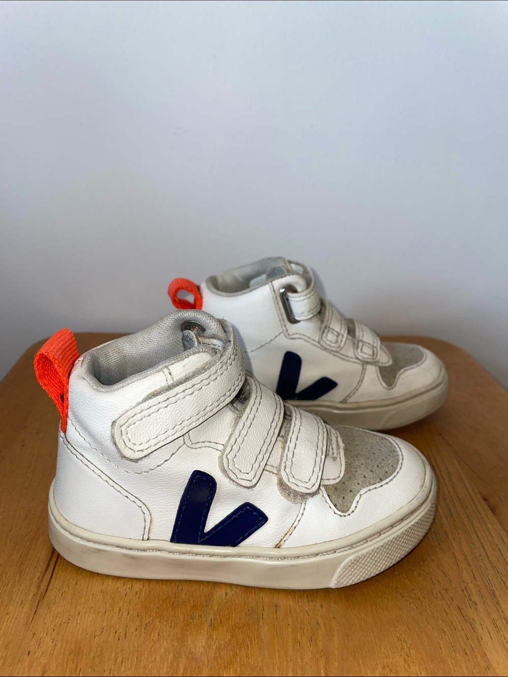 VEJA Toddler White Kids High-Top Sneakers with Navy Accent and Orange Pull Tab